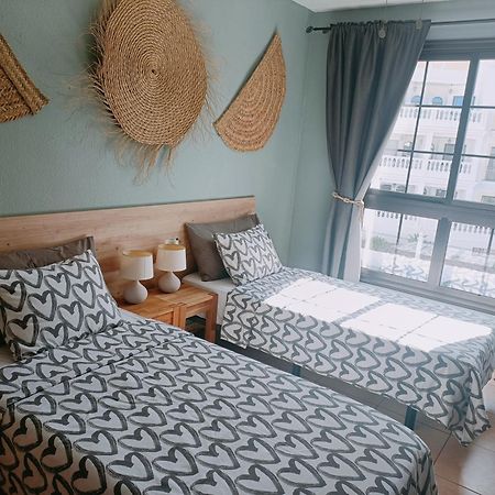Greatly Located Apartment With Heated Pool, Los Cristianos Los Cristianos  Exterior photo
