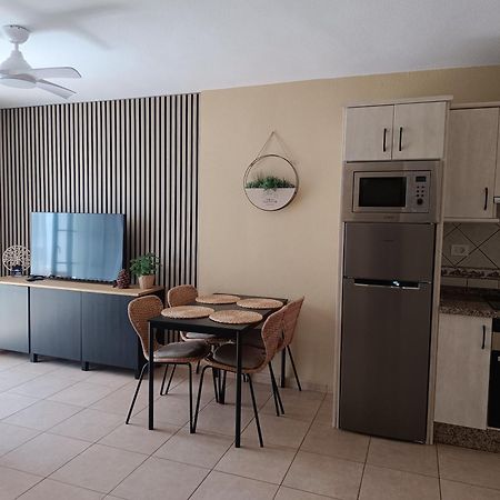 Greatly Located Apartment With Heated Pool, Los Cristianos Los Cristianos  Exterior photo
