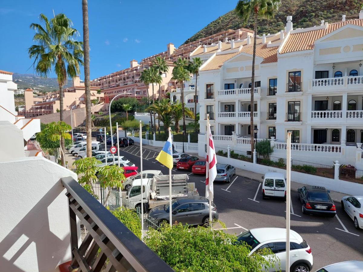 Greatly Located Apartment With Heated Pool, Los Cristianos Los Cristianos  Exterior photo