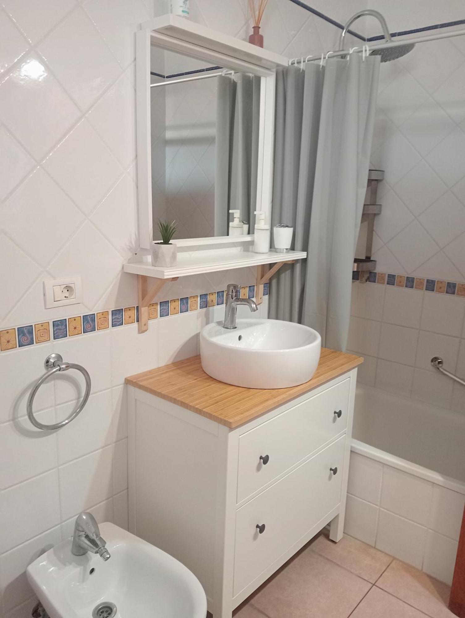 Greatly Located Apartment With Heated Pool, Los Cristianos Los Cristianos  Exterior photo