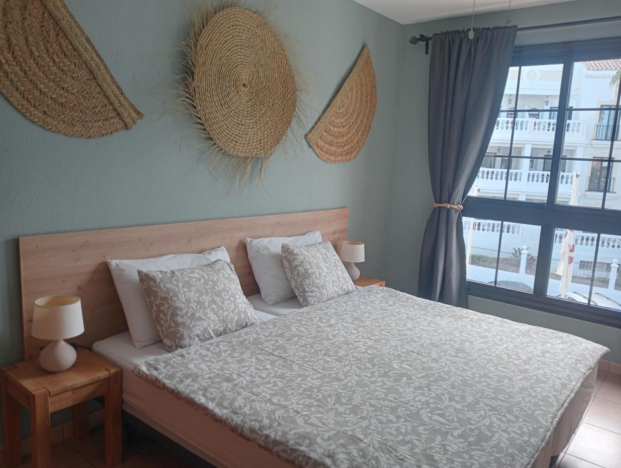 Greatly Located Apartment With Heated Pool, Los Cristianos Los Cristianos  Exterior photo