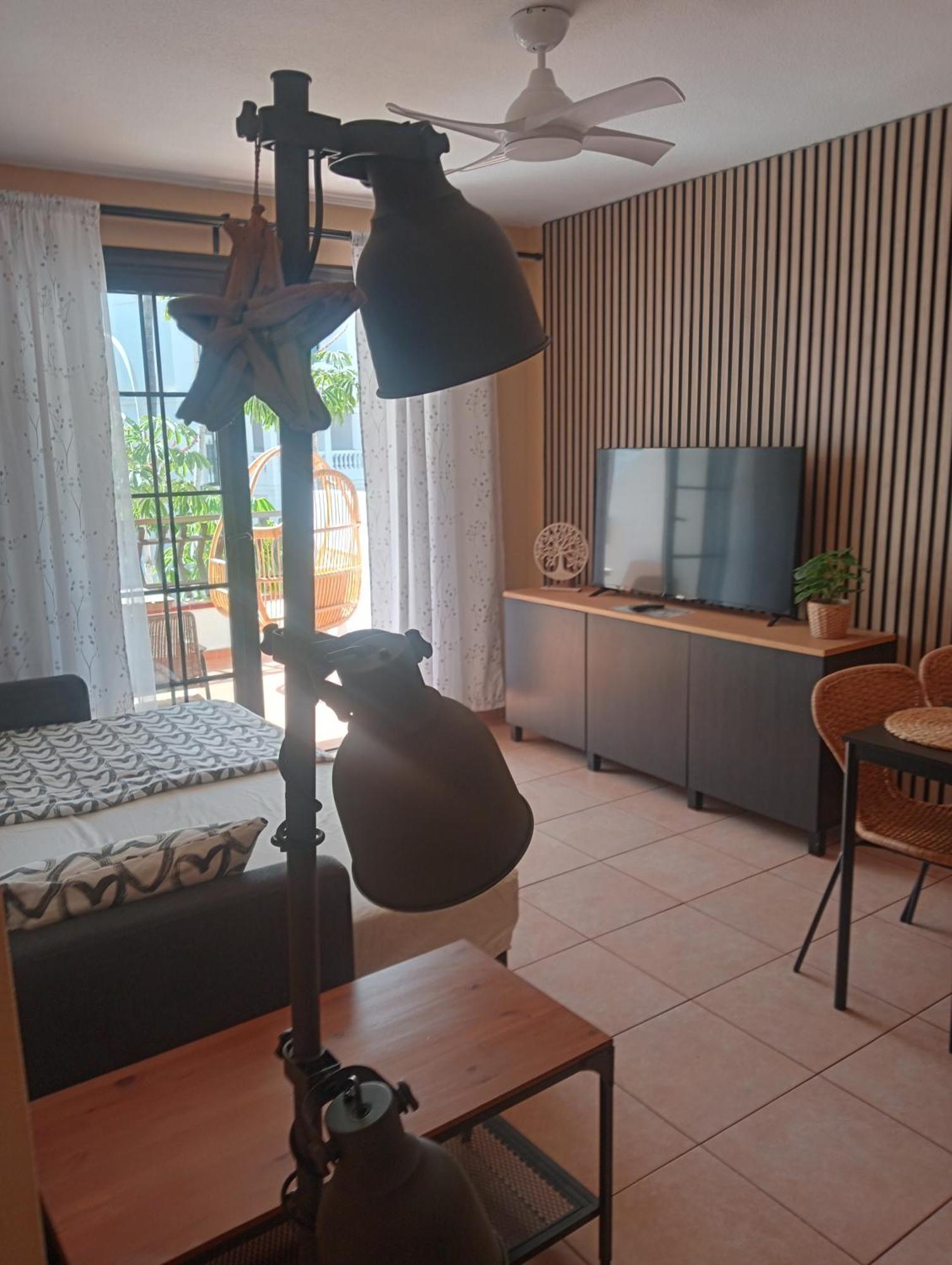 Greatly Located Apartment With Heated Pool, Los Cristianos Los Cristianos  Exterior photo