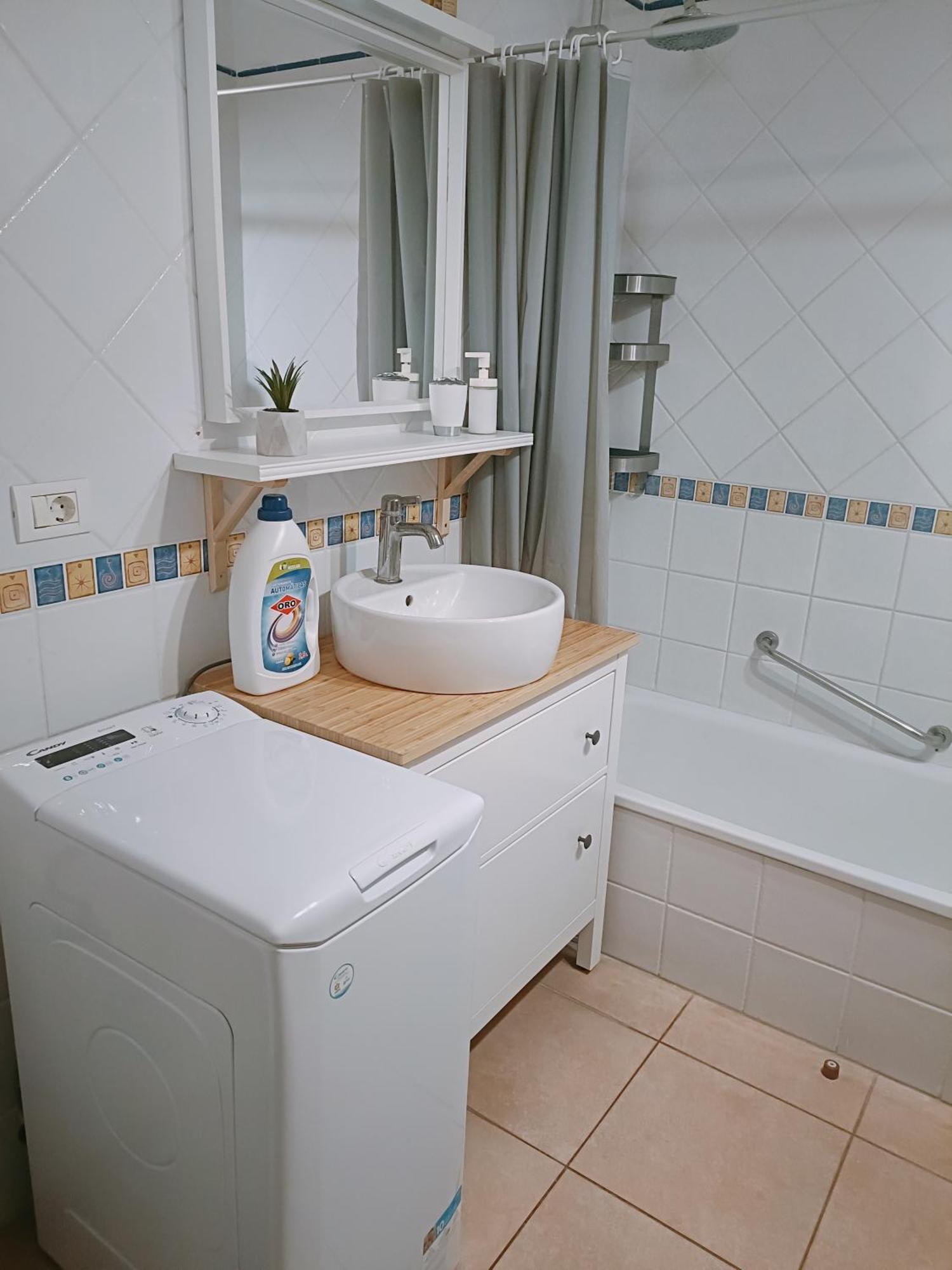 Greatly Located Apartment With Heated Pool, Los Cristianos Los Cristianos  Exterior photo