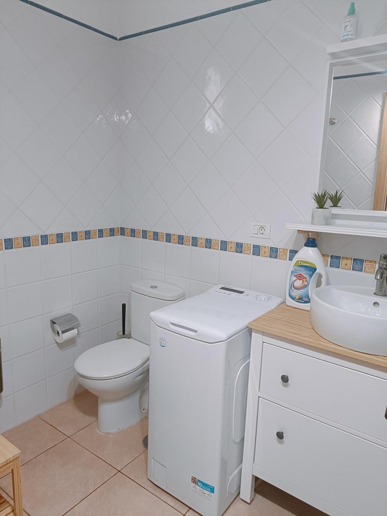 Greatly Located Apartment With Heated Pool, Los Cristianos Los Cristianos  Exterior photo