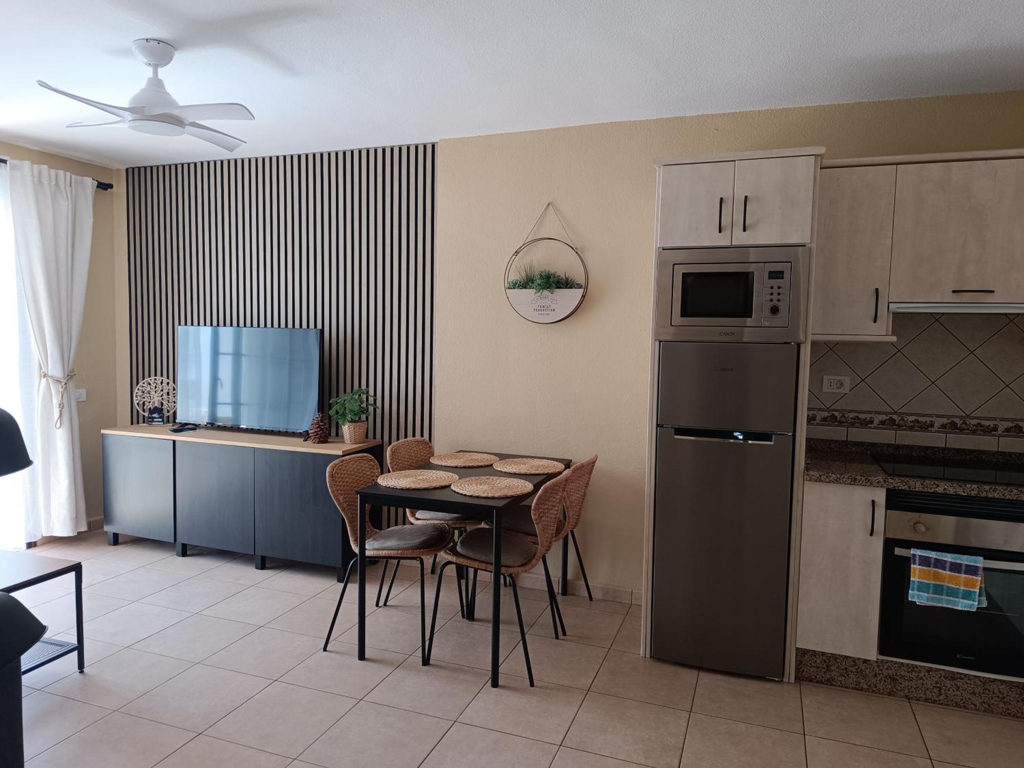 Greatly Located Apartment With Heated Pool, Los Cristianos Los Cristianos  Exterior photo